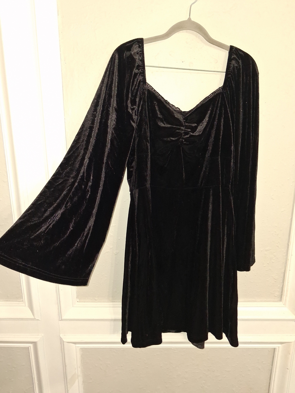 Witchy black velvet retro bell sleeves mini dress lace trim plus xl 0x stretchy